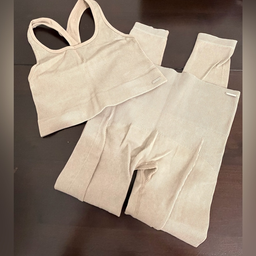 Savage X Fenty Ribbed Leggings & Racerback Sports Bra Set Taupe Medium